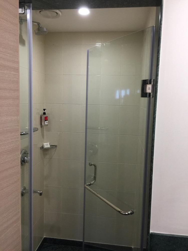 Red Fox By Lemon Tree Hotels, Sector 60, Gurugram Gurgaon Exterior foto